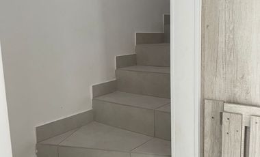 Precio De Oportunidad¡ Casa Remodelada De 104 M2 En Condominio Exclusivo De Ciudad Country