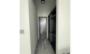 SEA CONFIABLE VENDE O ALQUILA APARTAMENTO PH NUOVO ARMANI/CASA