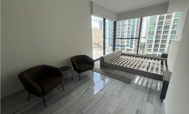 SEA CONFIABLE VENDE O ALQUILA APARTAMENTO PH NUOVO ARMANI/CASA