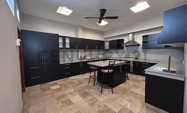 Alquiler Casa en Los Ceibos, ideal para  vivienda u Oficina, 250 m² EliA
