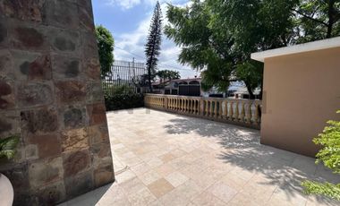 Alquiler Casa en Los Ceibos, ideal para  vivienda u Oficina, 250 m² EliA