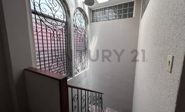 Alquiler Casa en Los Ceibos, ideal para  vivienda u Oficina, 250 m² EliA