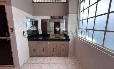 Alquiler Casa en Los Ceibos, ideal para  vivienda u Oficina, 250 m² EliA