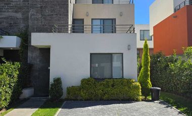 CASA EN VENTA, FRACC. VILLAS DEL CAMPO, CALIMAYA, EDO DE MEXICO