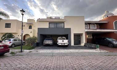 Casa en Venta en Parque de la Castellana, Coto Mallorca, Zapopan