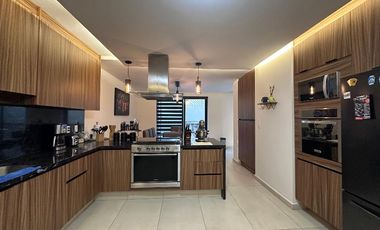 Casa en Venta en Parque de la Castellana, Coto Mallorca, Zapopan