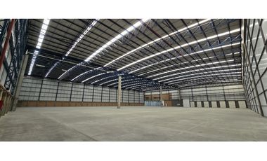 Arrienda Bodega Funza 6.900 M2