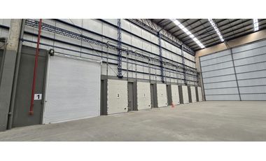 Arrienda Bodega Funza 6.900 M2