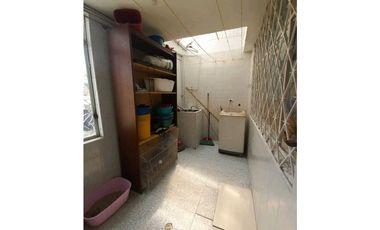 VENDO CASA DE 3 PISOS EN KENNEDY CASABLANCA BOGOTA