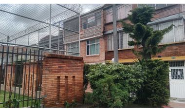 VENDO CASA DE 3 PISOS EN KENNEDY CASABLANCA BOGOTA