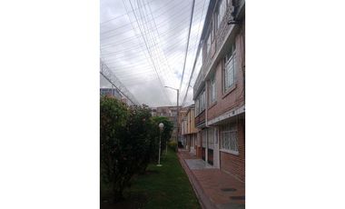 VENDO CASA DE 3 PISOS EN KENNEDY CASABLANCA BOGOTA