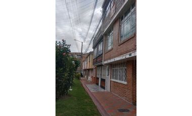 VENDO CASA DE 3 PISOS EN KENNEDY CASABLANCA BOGOTA
