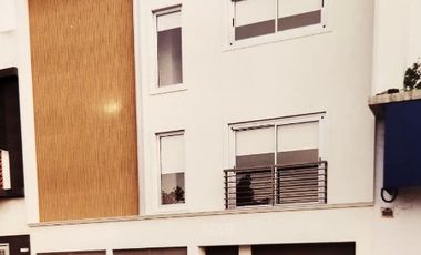 Triplex en venta en Wilde