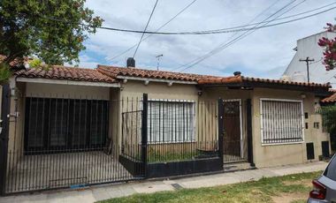 Casa para 2 Familias en venta en Quilmes Oeste