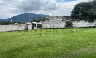 Para constructores amplia propiedad de venta en el Valle de los Chillos