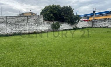 Para constructores amplia propiedad de venta en el Valle de los Chillos