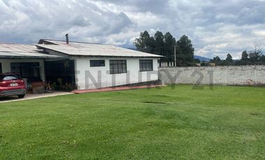 Para constructores amplia propiedad de venta en el Valle de los Chillos