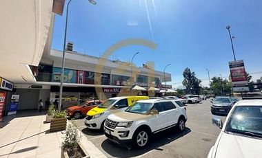 SE ARRIENDAN LOCALES COMERCIALES EN LA REINA