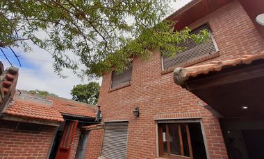 Casa en venta - 3 Dormitorios 3 Baños 3 Cocheras - 152Mts2 - Mar Del Plata