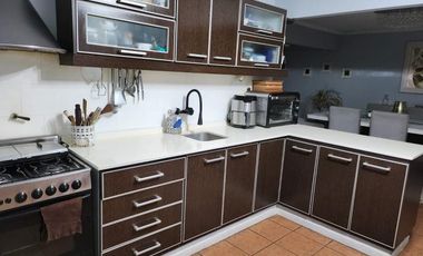 Casa en venta - 4 Dormitorios 2 Baños - Cochera - 300Mts2 - Berazategui