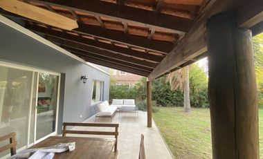 Casa en  alquiler anual