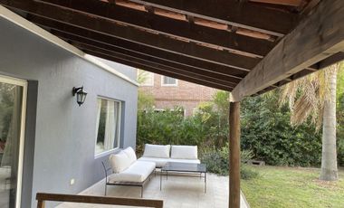 Casa en  alquiler anual