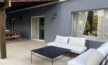 Casa en  alquiler anual