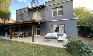 Casa en  alquiler anual