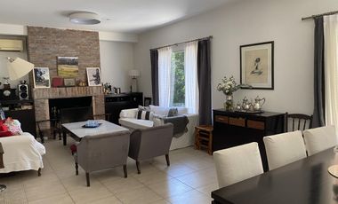Casa en  alquiler anual