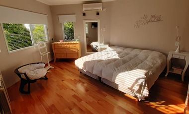 Casa en venta - 5 dormitorios 3 baños - 140mts2 - Ringuelet