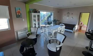 Casa en venta - 5 dormitorios 3 baños - 140mts2 - Ringuelet