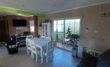 Casa en venta - 5 dormitorios 3 baños - 140mts2 - Ringuelet
