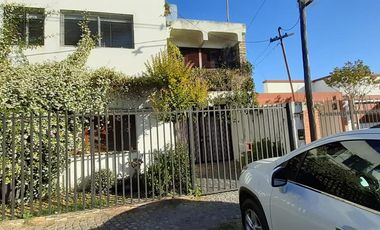 Casa en venta - 5 dormitorios 3 baños - 140mts2 - Ringuelet