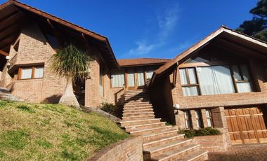 Importante Chalet sobre Avda del Libertador en Pinamar