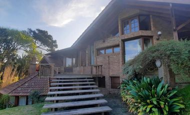 Importante Chalet sobre Avda del Libertador en Pinamar