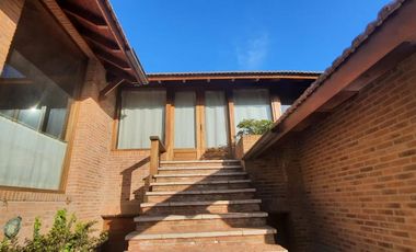 Importante Chalet sobre Avda del Libertador en Pinamar