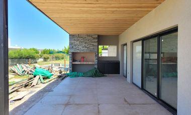 Puertos - Acacias | Venta | Casa a estrenar de 5 ambientes en lote interno