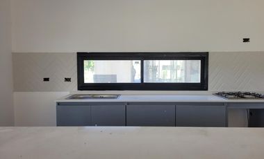 Puertos - Acacias | Venta | Casa a estrenar de 5 ambientes en lote interno