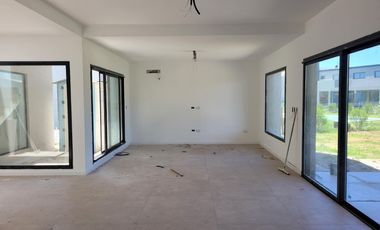 Puertos - Acacias | Venta | Casa a estrenar de 5 ambientes en lote interno