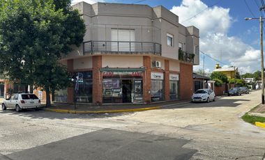 Local en  esquina Mitre y Pasaje Rossi