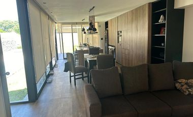 Casa en venta - 3 Dormitorios 4 Baños - Cocheras - 460Mts2 - Mar del Plata