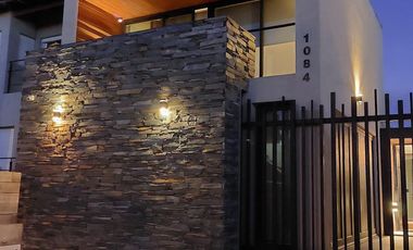 Casa en venta - 3 Dormitorios 4 Baños - Cocheras - 460Mts2 - Mar del Plata