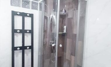 Casa en venta - 5 dormitorios 3 baños - Cocheras - 300mts2 totales - Berazategui [FINANCIADA]