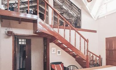 Casa en venta - 5 dormitorios 3 baños - Cocheras - 300mts2 totales - Berazategui [FINANCIADA]