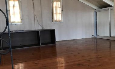 Casa en venta - 5 dormitorios 3 baños - Cocheras - 300mts2 totales - Berazategui [FINANCIADA]