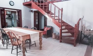 Casa en venta - 5 dormitorios 3 baños - Cocheras - 300mts2 totales - Berazategui [FINANCIADA]