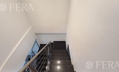 Venta casa 4 ambientes con cochera y fondo libre en Quilmes