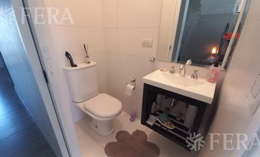 Venta casa 4 ambientes con cochera y fondo libre en Quilmes