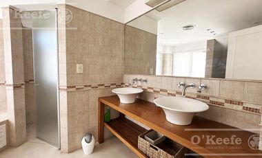 Casa en venta de estilo Moderno de cinco ambientes en  Abril Club de Campo - Apto Credito