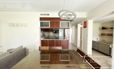 Casa en venta de estilo Moderno de cinco ambientes en  Abril Club de Campo - Apto Credito